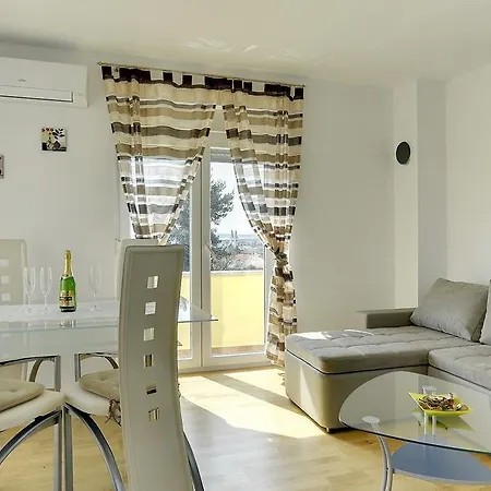 Апартаменты Robert *