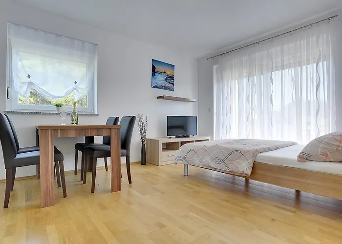 Robert Apartman *