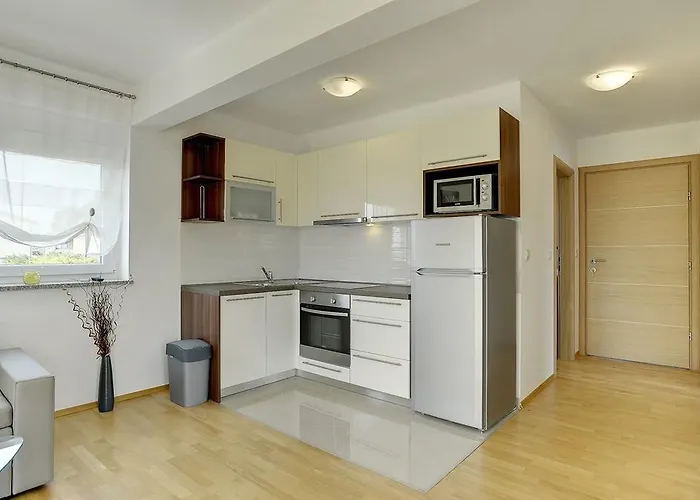 Robert Apartment *